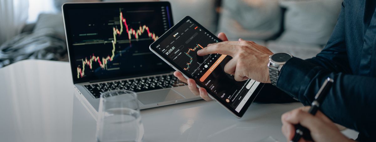 grafici sull'andamento di mercato su tablet e pc 