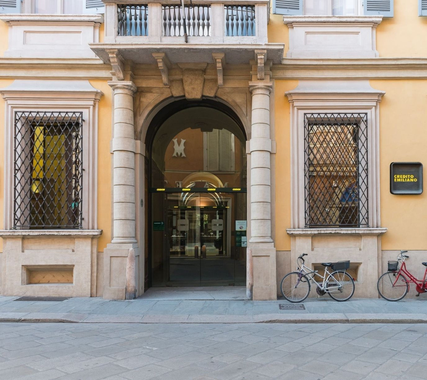 foto facciata principale palazzo centrale