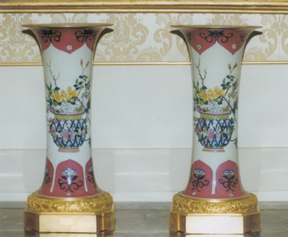 Due vasi a tromba, Cina, regno dell’imperatore Quianlong, 1736- 1795