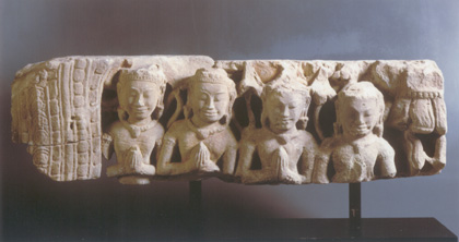 Khmer, quattro personaggi in adorazione, XIII
