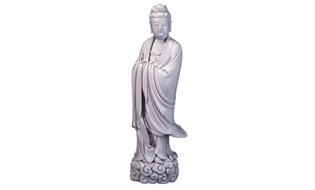 Statua in porcellana bianca raffigurante la divinità buddhista Guanyin.